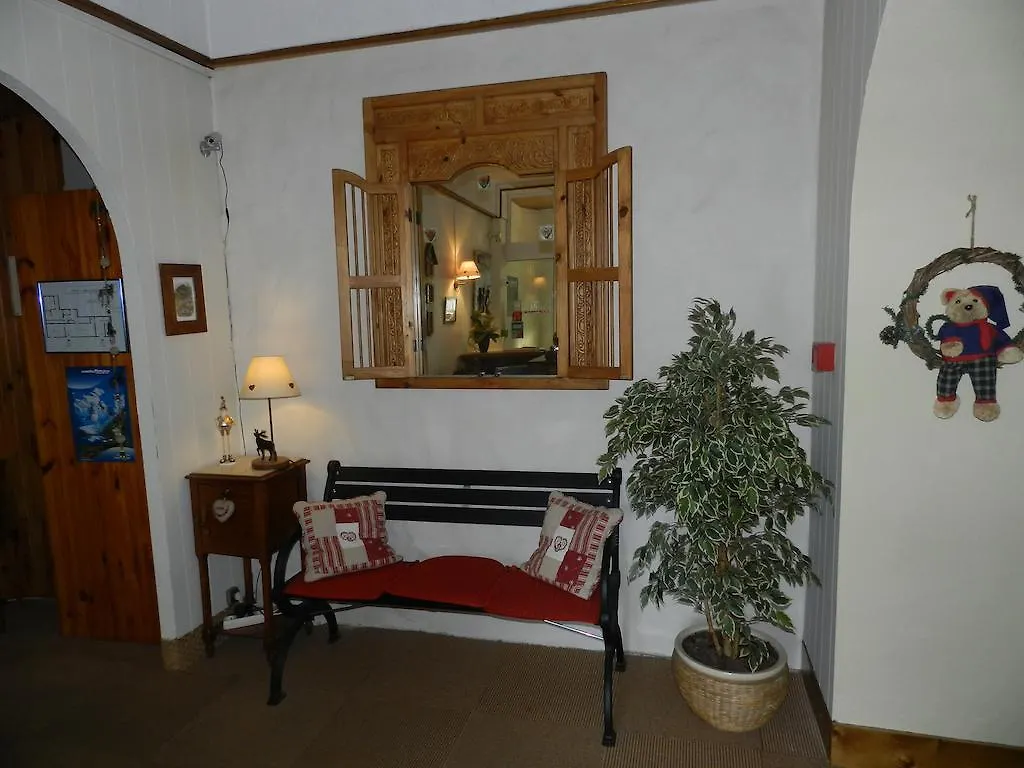 Hotel Du Mont Blanc Sallanches 2*,  France